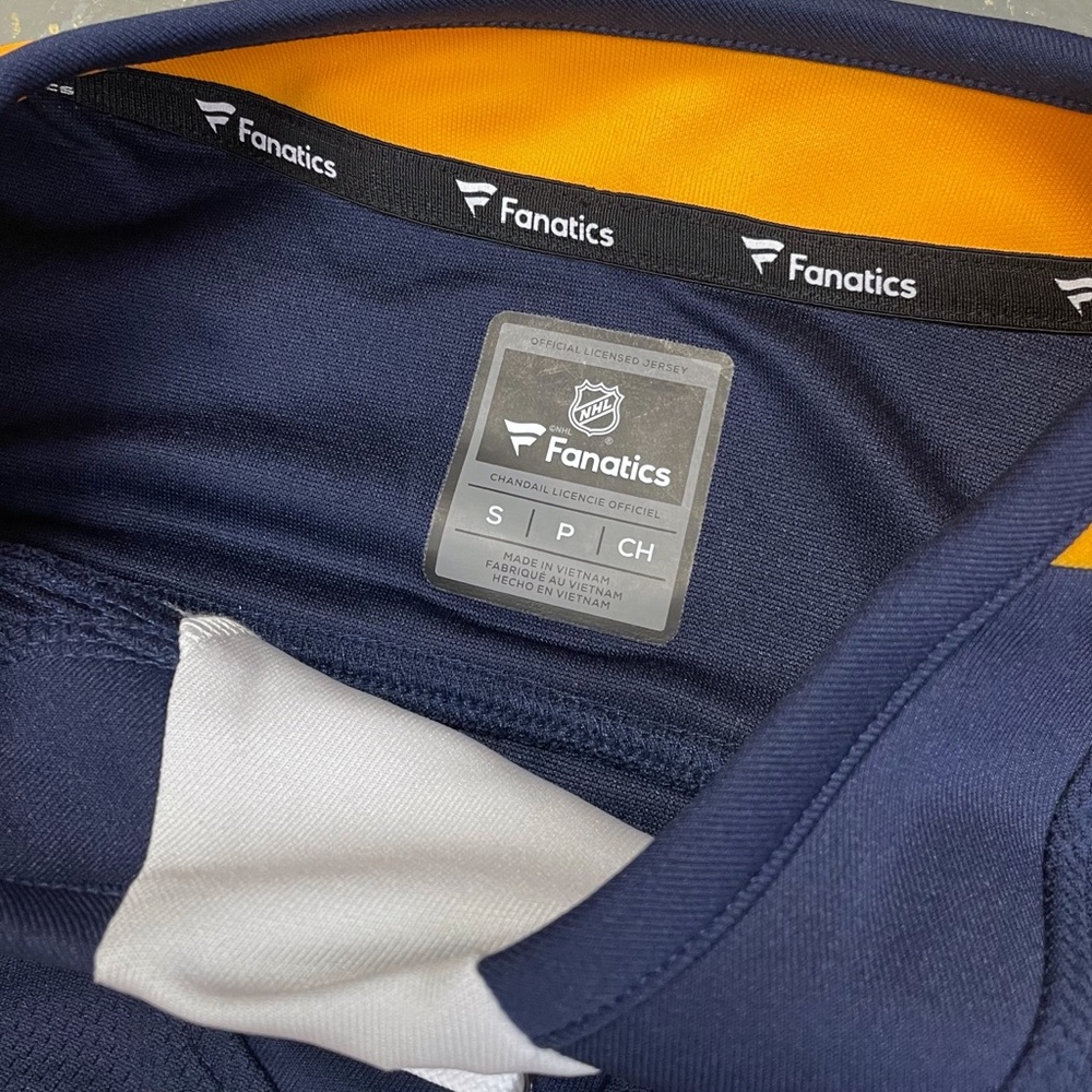 Buffalo Sabres 15 Jack Eichel Fanatics NHL Jersey Navy Blue Small Hockey - Picture 7 of 12